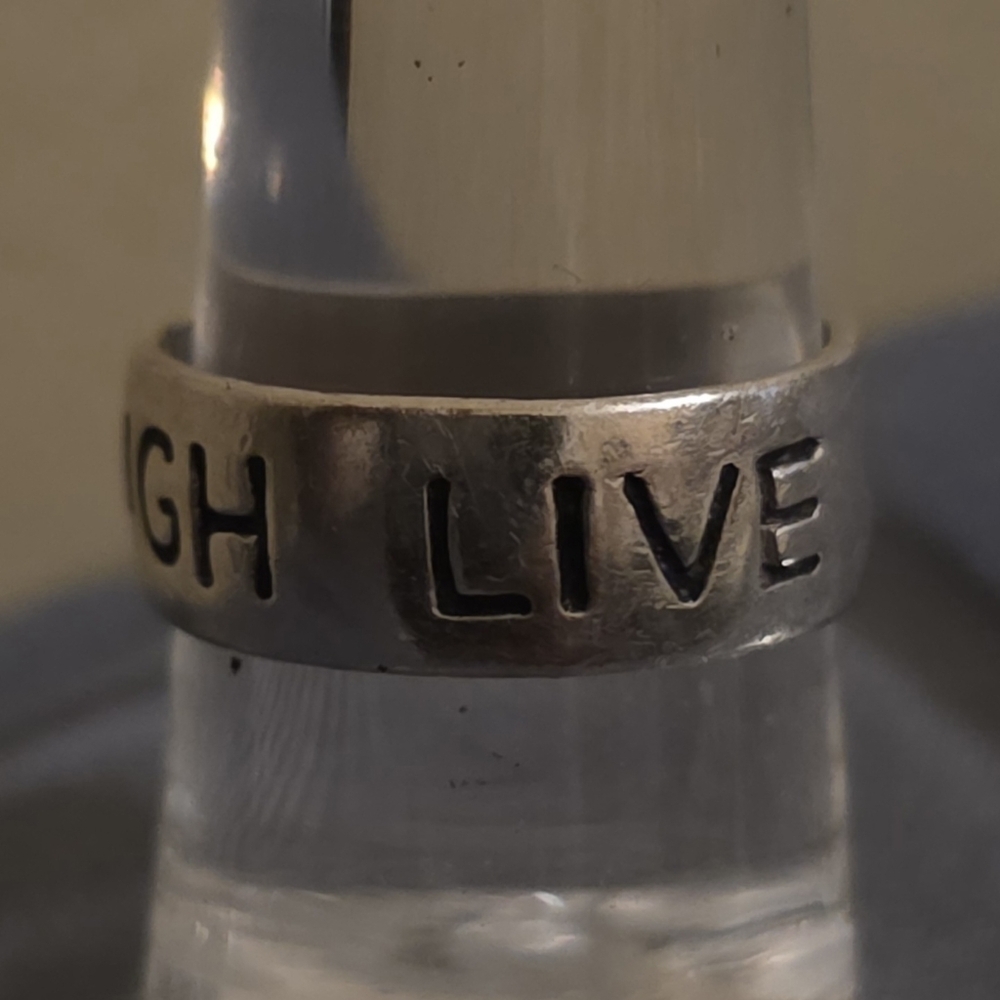 Vintage 925 Sterling SILVER Ring "LIVE LAUGH LOVE" -- Size 6.5